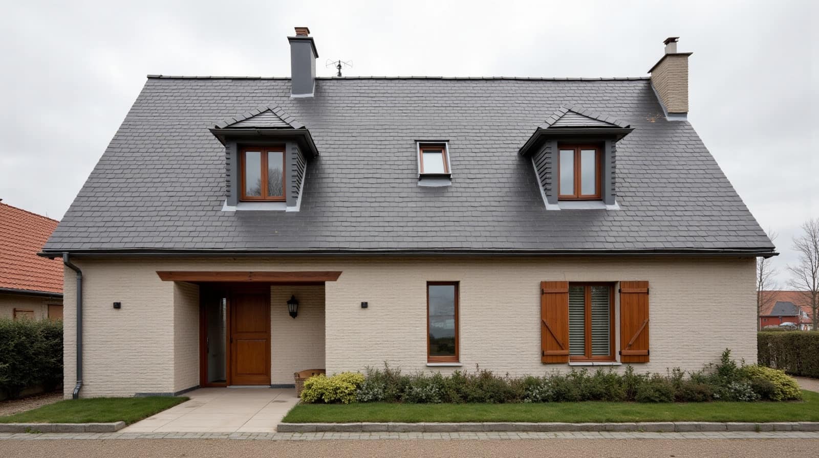 Pourquoi deux devis de toiture peuvent afficher un écart important